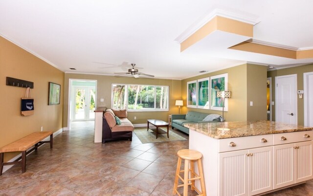 Salty Dog - Dog Friendly Home On Sanibel! 3 Bedroom Home