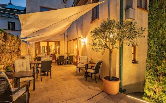 Hotel Arador