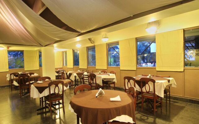 OYO 10542 The Planters Court