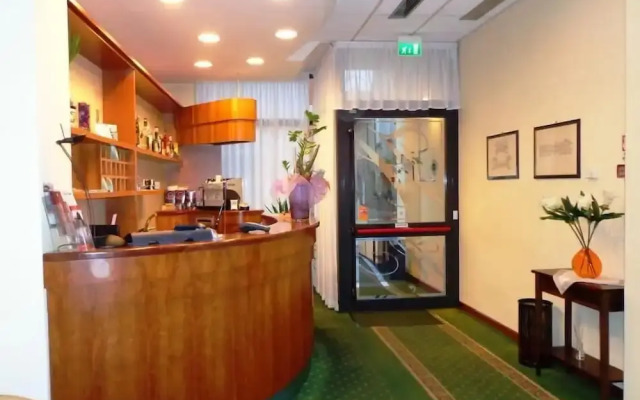 Hotel Select