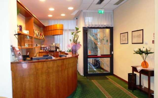 Hotel Select