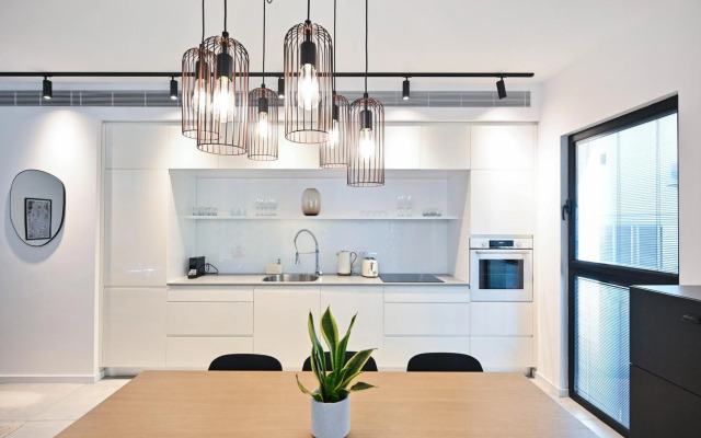 Stylish 1BR in Ben Yehuda 73 by HolyGuest
