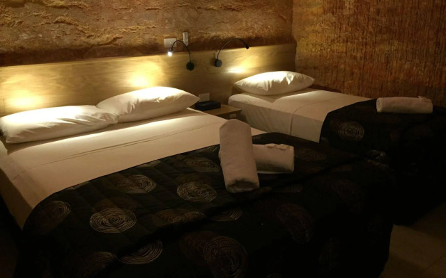 The Lookout Cave Underground Motel