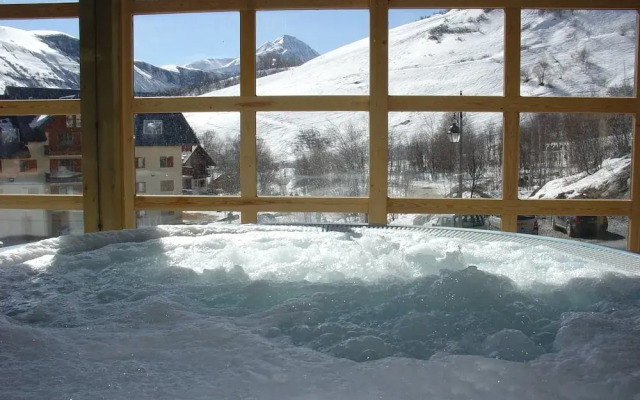 Apartment in les Sybelles With 310 km Slopes