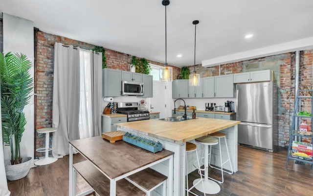 Brikctoria 1100 5 Bedroom Home