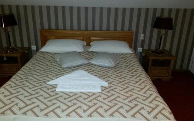 Hotel Latinski Most