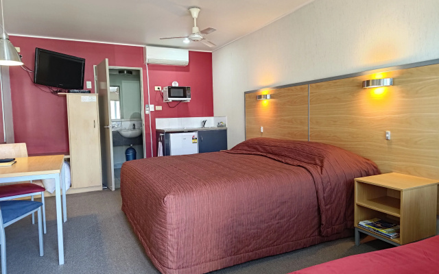 Landmark Manor Motel – Guest Rooms – New Plymouth