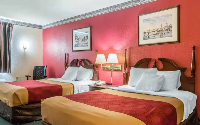 Econo Lodge Airport