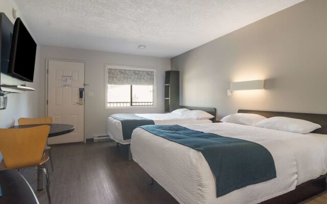 Motel 6 Victoria Airport Saanichton