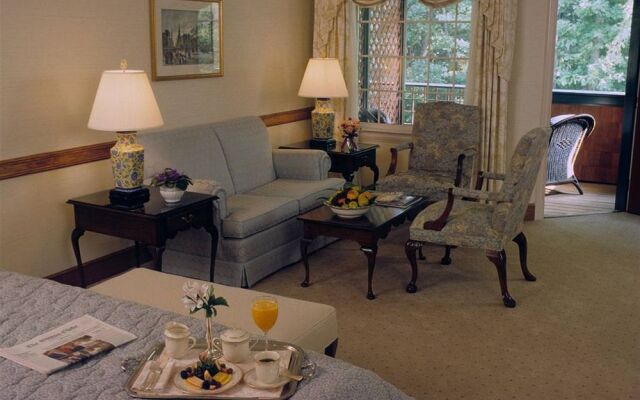 Chateau Merrimack Resort & Spa