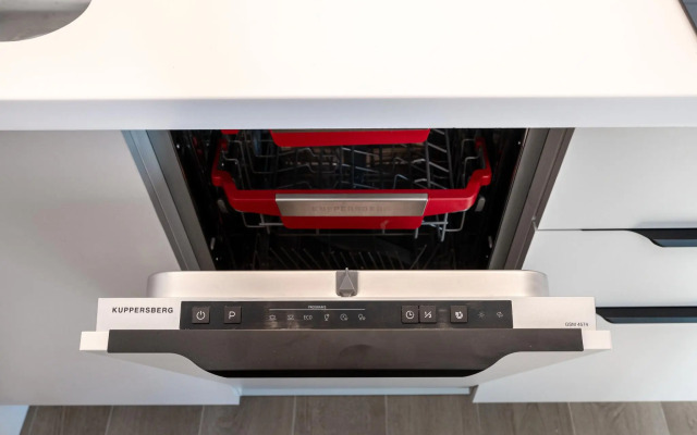 Студия на Набережной Макарова