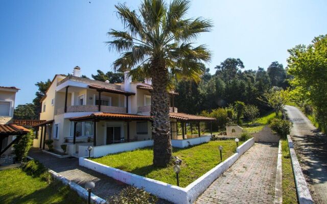 Encore Seaside Villa, Posidi