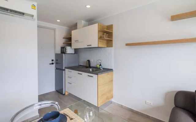 Modern Condo near the Beach - NV5