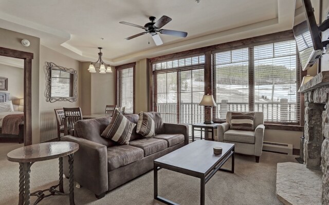 Luxury & Modern 2 Bdrm/2 Bath On Peak 7 2 Bedroom Condo by RedAwning