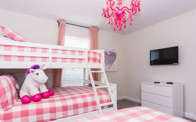 Fancy Family Home at Championsgate Chg101