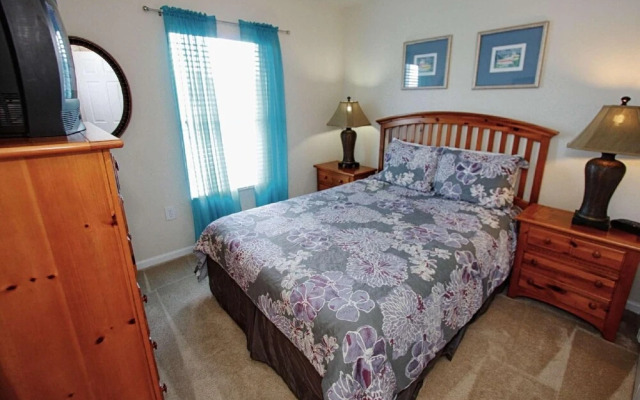 2633 Trafalgar Village