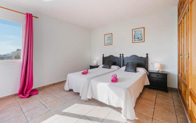 3381 Villa Angela Flores