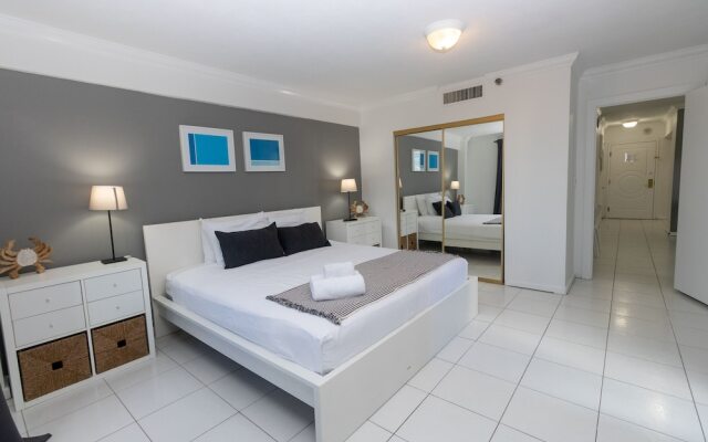 341 APT Hollywood Beach