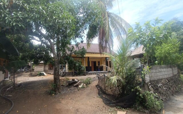 OYO 93729 Radesa Family Homestay