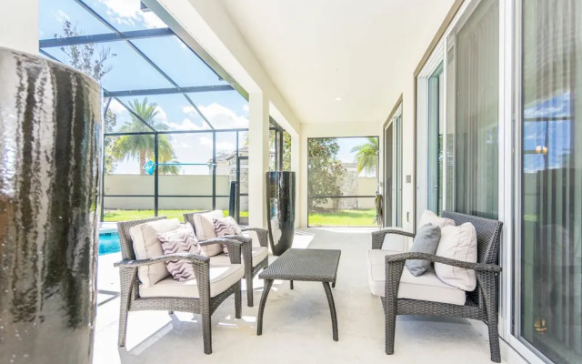 Relax in Style: Elegant Vacation Home in Orlando