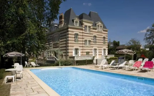 Appartement avec piscine, 100m plage et hypercentre