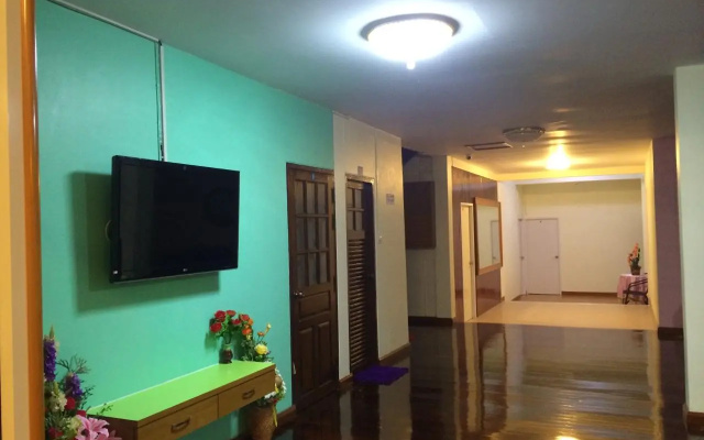 Chutikarn Home