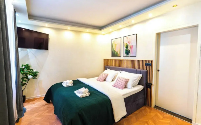Elegant APT 5 min walk from Split center