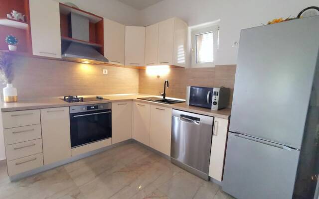 Apartment Ani