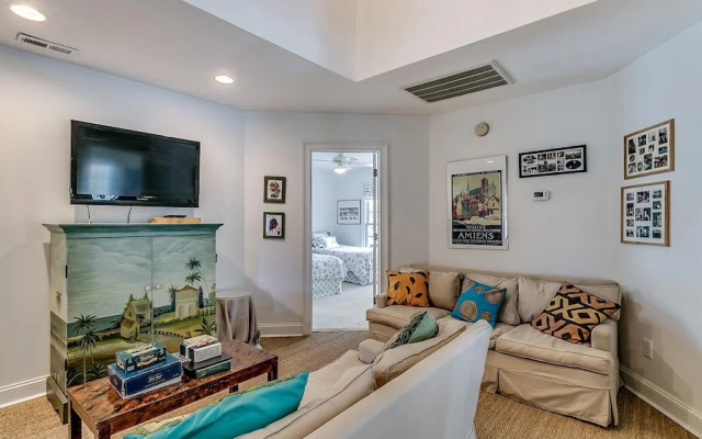 169 Porte Maillot 5 Br Home by RedAwning