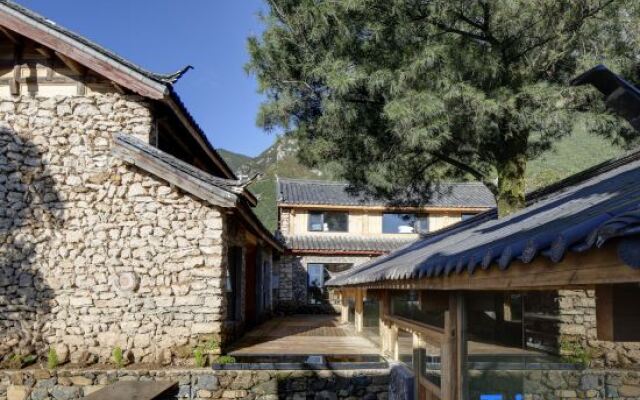 Xuema Yulong Hotel