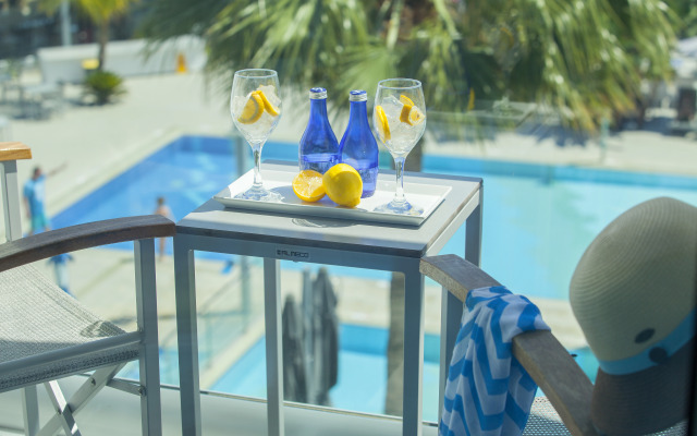 Limanaki Beach Hotel