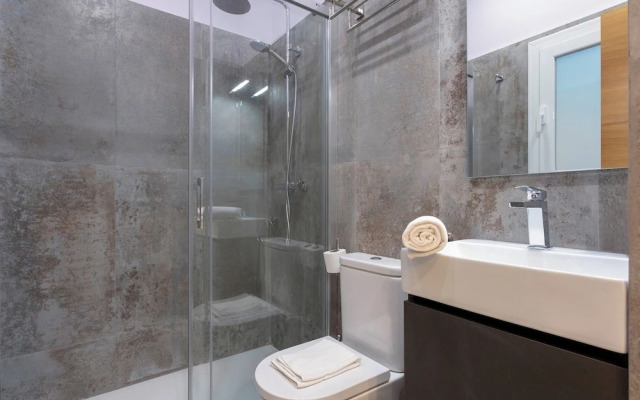 Exclusive Apartment 5BD in Seville. Carlos V