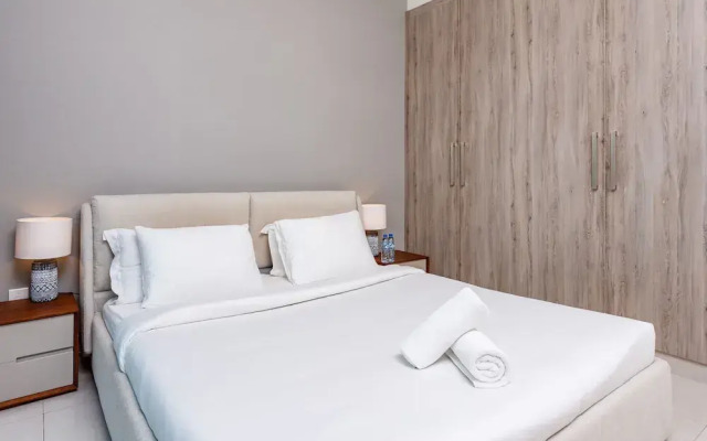 Spacious 2BR apartment with rooftop pool The Bay DT by 360 Vacation