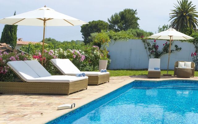 Gorgeous Villa in Montcaret With Private Swimming Pool