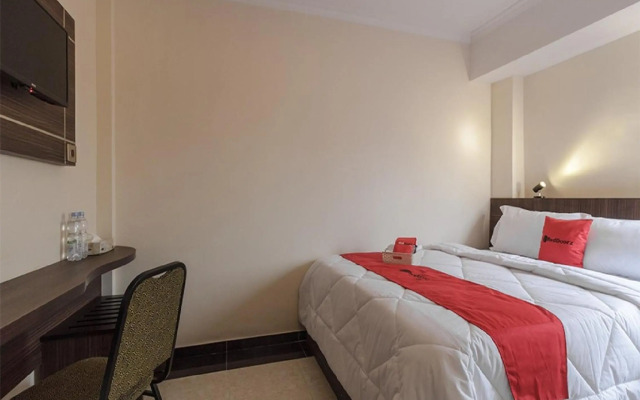 RedDoorz Plus @ Boulevard Panakkukang