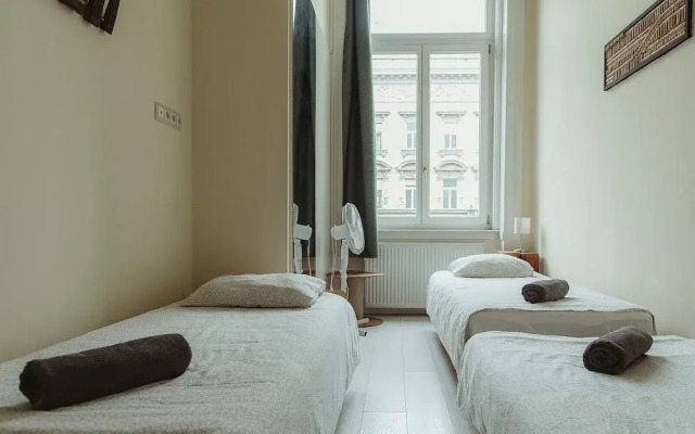 József - Group Apartment with Sauna