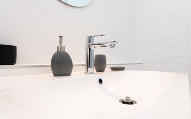 WestSide Apartments by Urbanrent