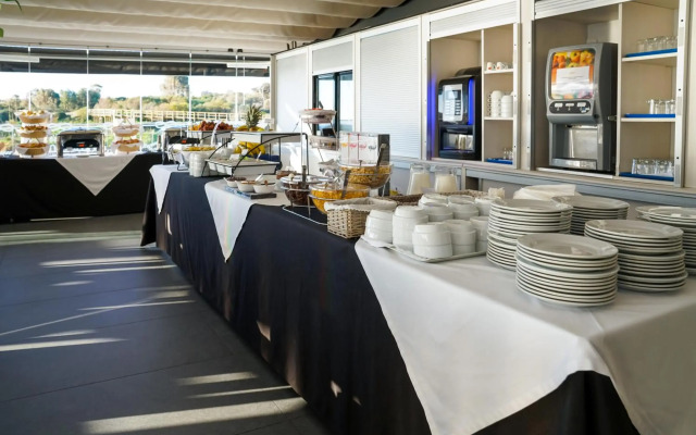 Carvi Beach Hotel