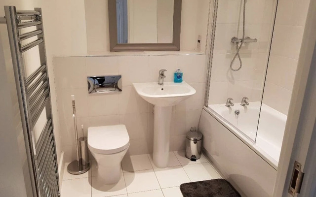 Elegant and Spacious 2 bedroom Apartment
