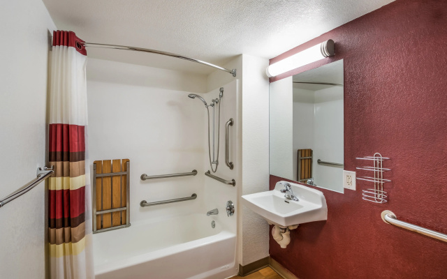 Red Roof Inn Rochester – Airport
