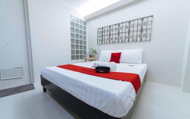 RedDoorz @ Ledesco Avenue Lapaz Iloilo