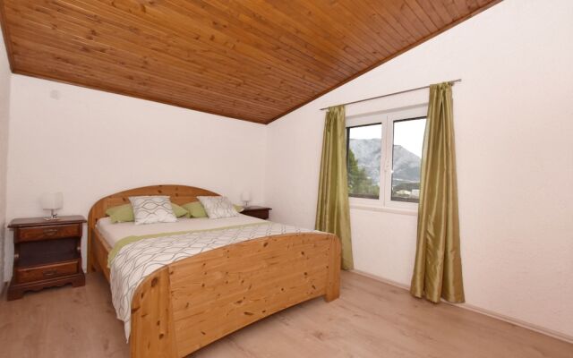Apartments Mladen