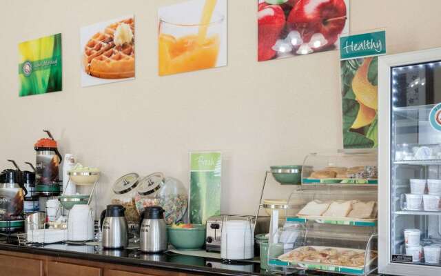 Quality Inn Louisville MS