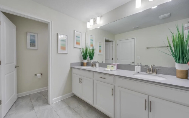 Champions Gate Resort - Modern Furnishings