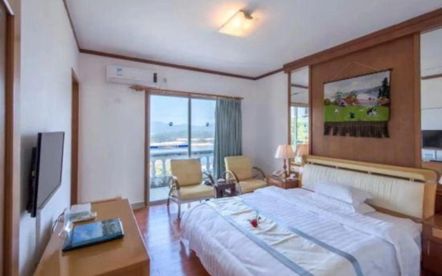 Huguang Holiday Hotel