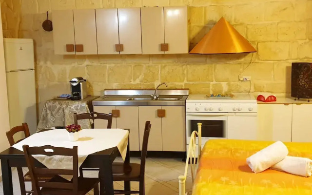 Studio In Trani 1 Km From The Beach