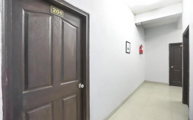 OYO 70620 Golden Villa