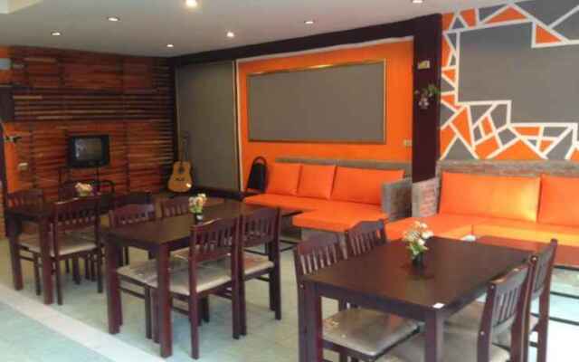 Maesai Complex Hotel