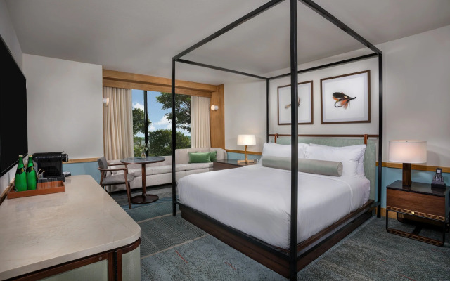 Merriweather Lakehouse, Autograph Collection