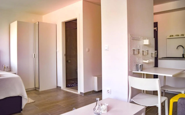 Studio Apartments Anija
